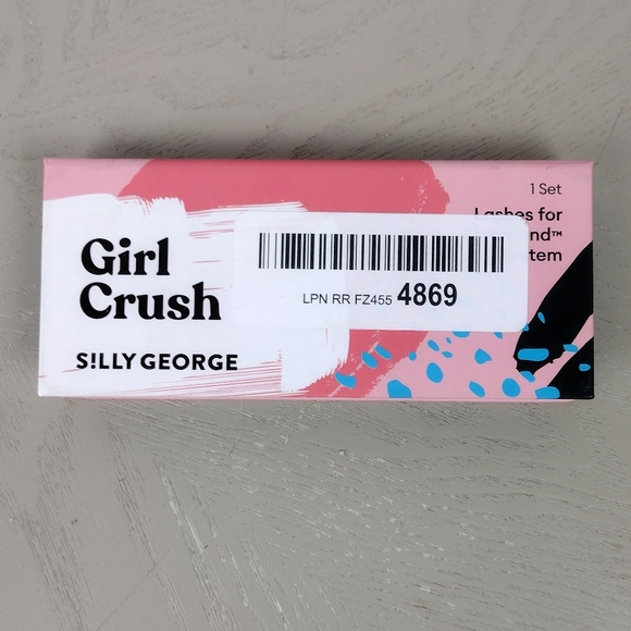 Girl Crush Synthetic Lashes - Picture 2 of 3